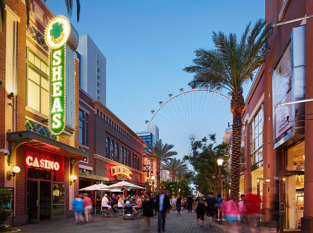 The LINQ Promenade